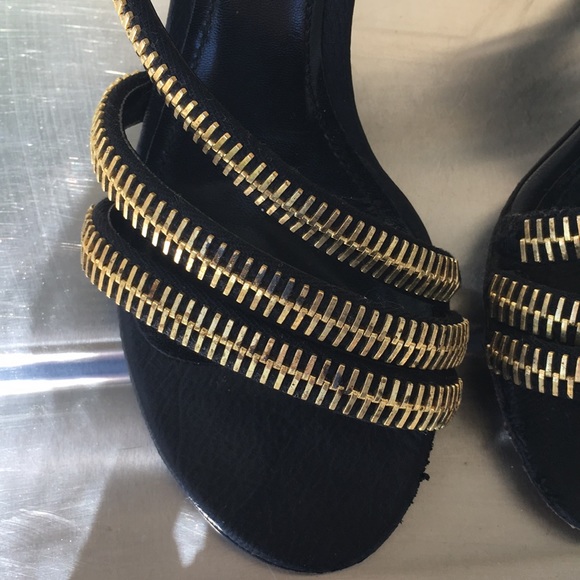 PRICE DROP🔥Burberry Prorsum zipper heel Sz 35 - Picture 3 of 7